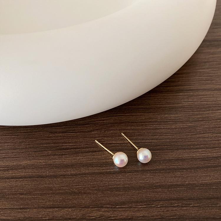 Minimalist Cold Wind Pearl Stud Earrings Female French Retro Hepburn Style Simple Versatile Temperament Earrings Internet Celebrity Earrings