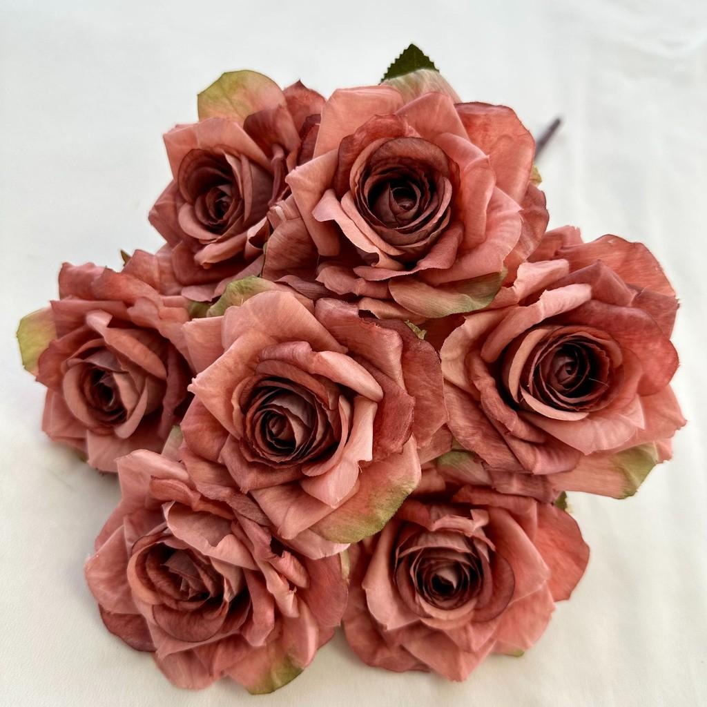Realistic Rose Flower Decor Piece With Silk Material For Wedding Celebrations And Photography Props