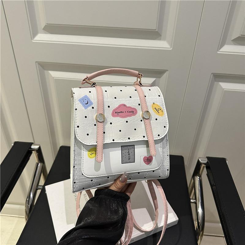 New women's bags, daily versatile bags, casual commuting fashion trend, simple and cute backpack.