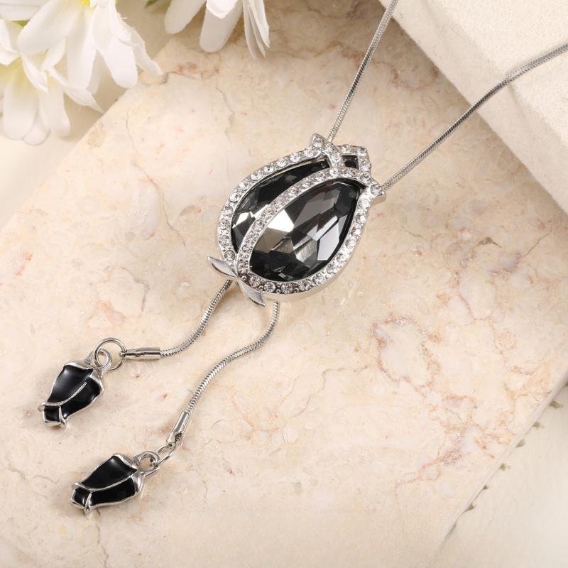 Fashion Irregular Geometric Grey Crystal Necklace For Women Elegant Long Pendant Winter Sweater Chain Necklace Jewelry