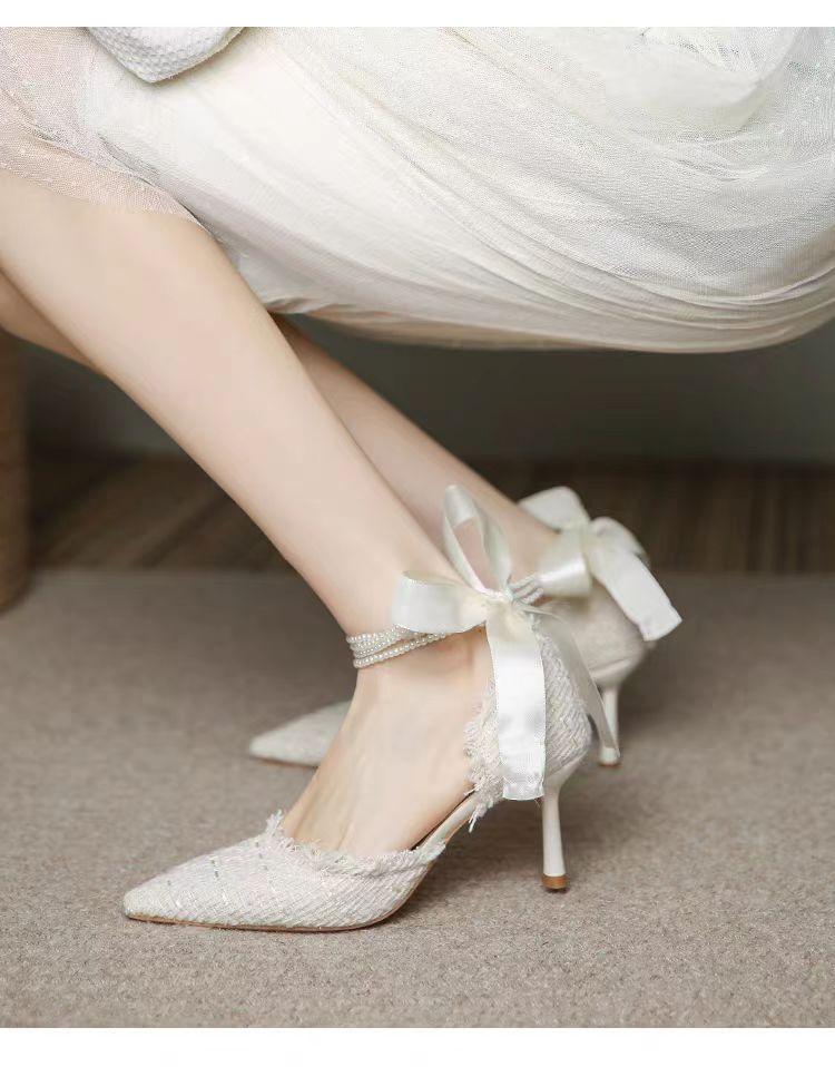 Womens Pumps 2024 New Wedding Luxury Brand Design String Bead Pearls High Heels Ladies Sexy Elegant Pointed Toe Sexy Pearl Shoes
