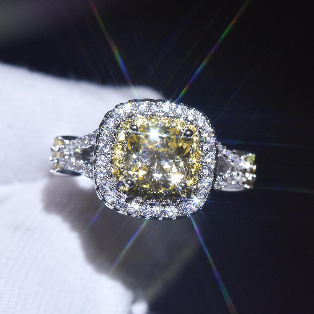 Platinbeschichteter Moissanit Quadratischer Cluster Ring für Damen Prinzessschliff Verlobungsring Simulierte Diamanten