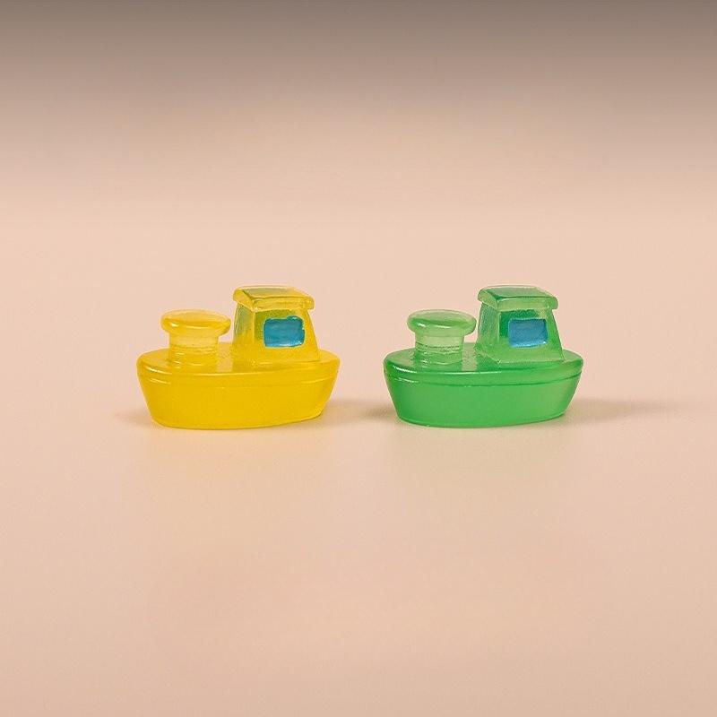 Cute Night-luminous Single-layer Cruise Ship Garden Ornaments, Cartoon Transparent Ship Resin Accessories