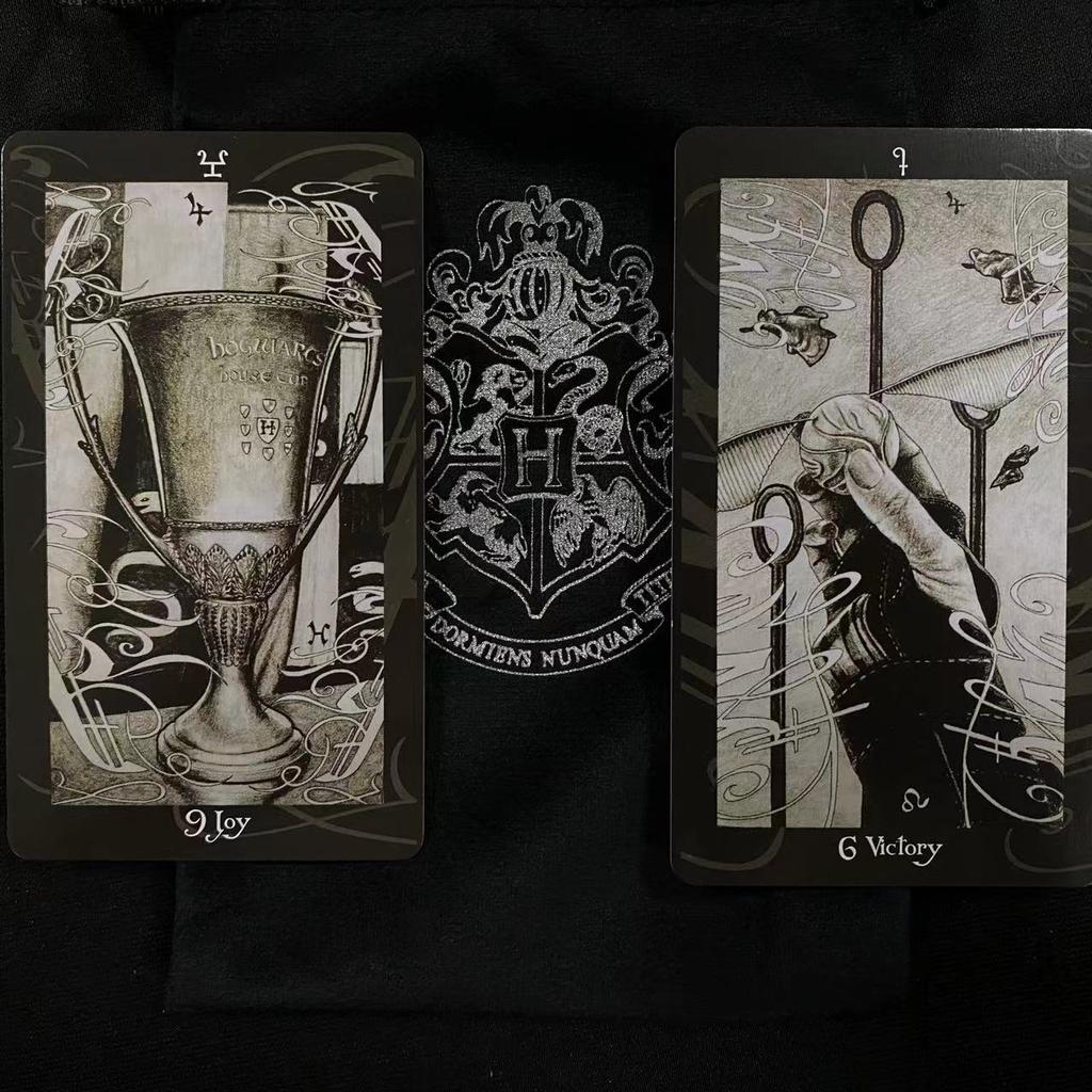12 x 7 cm großes HP-Tarot-Deck mit Samt-Tarot-Taschen