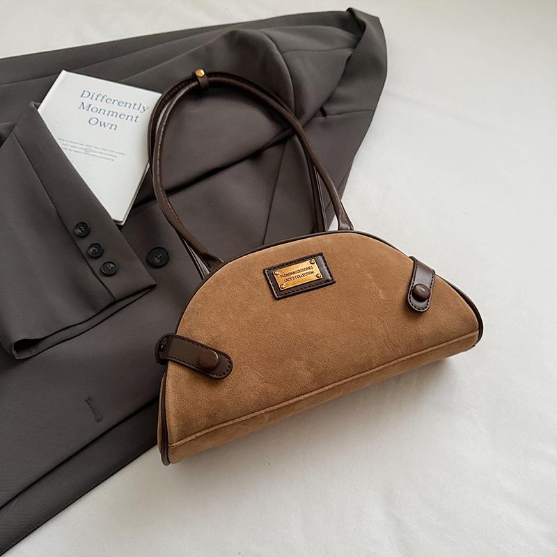 This year's popular Boston bag women's large-capacity 2025 new autumn and winter retro shoulder underarm commuter pillow bag