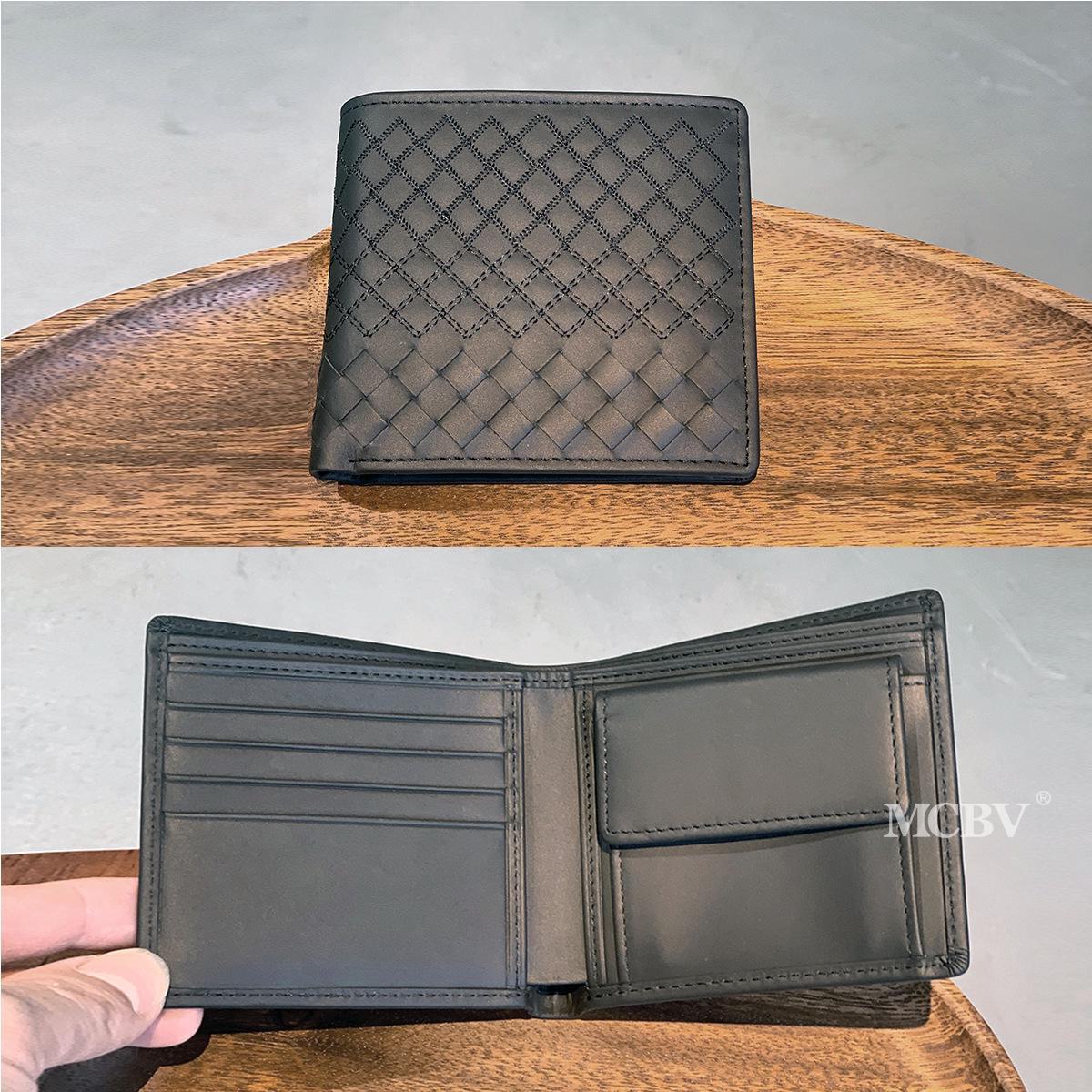 

MCBV Мужской короткий плетеный кошелек из коровьей кожи - вощеный, с гравировкой, горизонтальный двойной держатель для паспорта, модный стиль embroidered coin чёрный