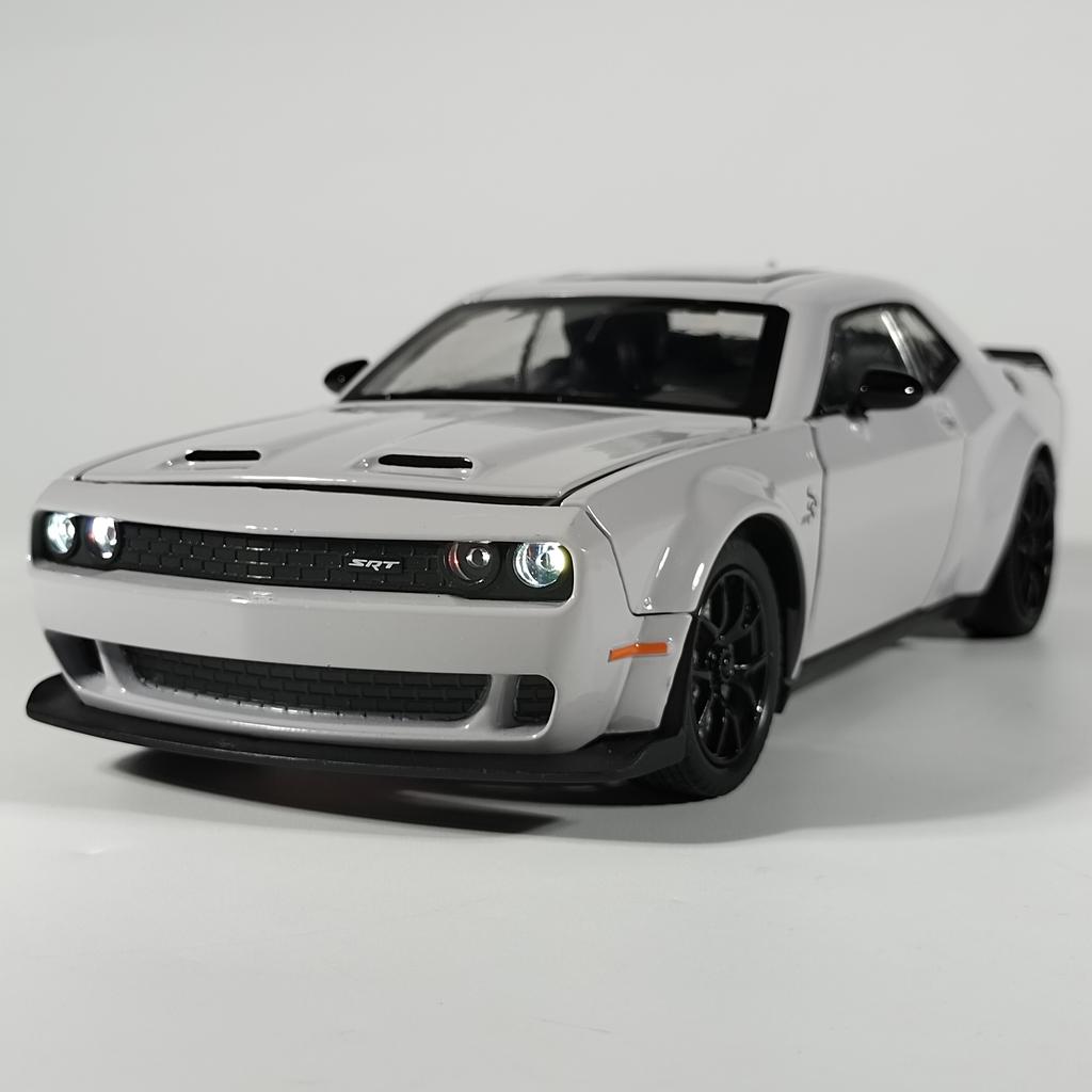 1:24 Dodge Challenger Hellcat Redeye Alloy Diecast Car Model High Simulation Ornament Toy Sound & Light Pull Back Holiday Gifts