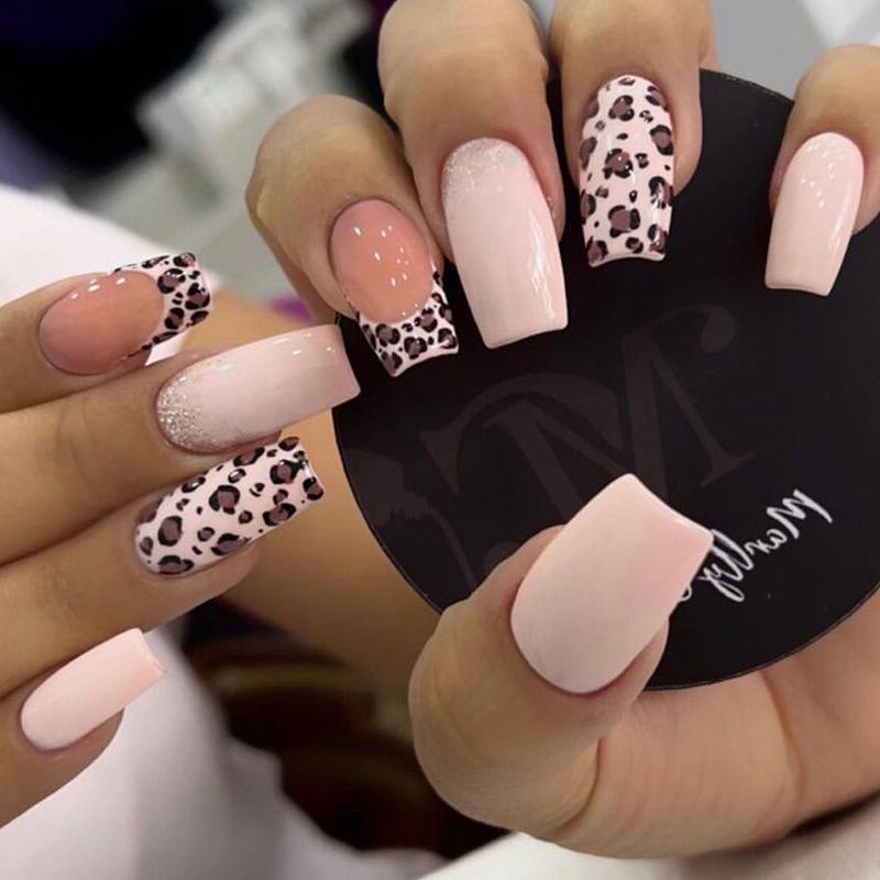 

Носимые короткие леопардовые нюдовые накладные ногти - Патчи для нейл-арта в европейском и американском стиле Glue Style