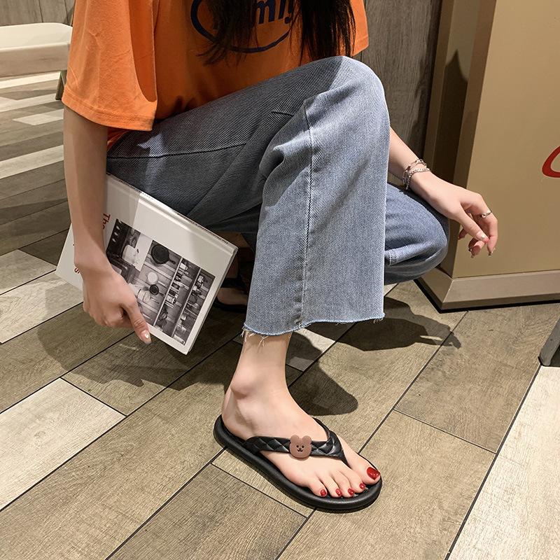 Casual flat-bottomed flip-flops for women's outerwear cartoon cute bear sandwiching beach women's cool slippers summer