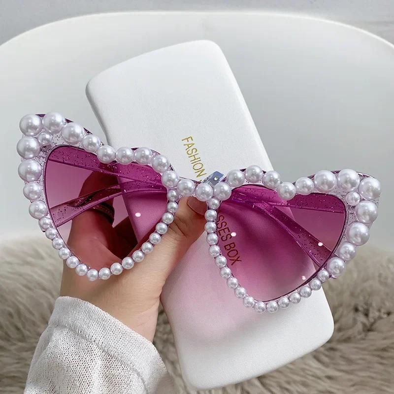Heart Shape Large Frame with Pearl Sunglasses Women Men Fashion Sun Glasses Shades Vintage Retro UV400 Eyewear for Female