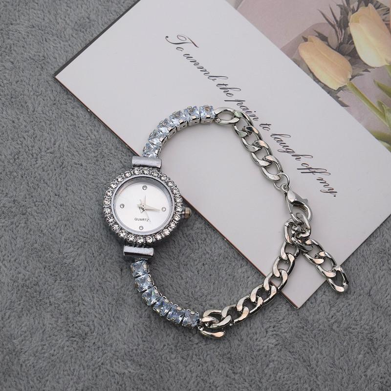 Temperament Fashion Small Sugar Cube Heart Watch Diamond Women's Watch Oval Women's Quartz Watch Bracelet Watch
