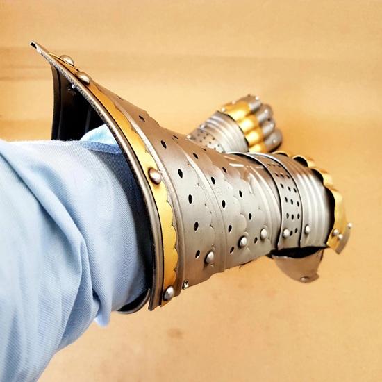 40.64 cm Armor Pair Brass Accents Gauntlet Gloves Medieval Knight Crusader Steel Gauntlet Largest Best Gift