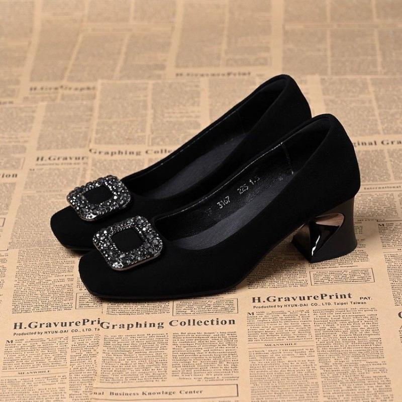 Foreign Trade Xiaoxiangfeng Thick Heel Single Shoes 2025 New Versatile Light Mouth Rhinestone Black High Heels Low Heel Mother
