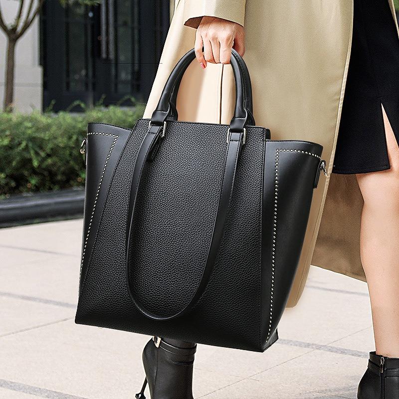 Handbag Textured Large Capacity Tote Bag New Simple Women's Handbag Premium Commuter Bucket Bag