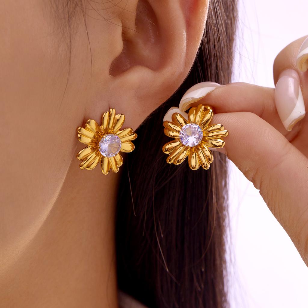 Bohemian Stainless Steel Heart Stud Earrings for Women Romantic Simple Flower Imitation Zircon Ear Zircon Daily Wear Zircon