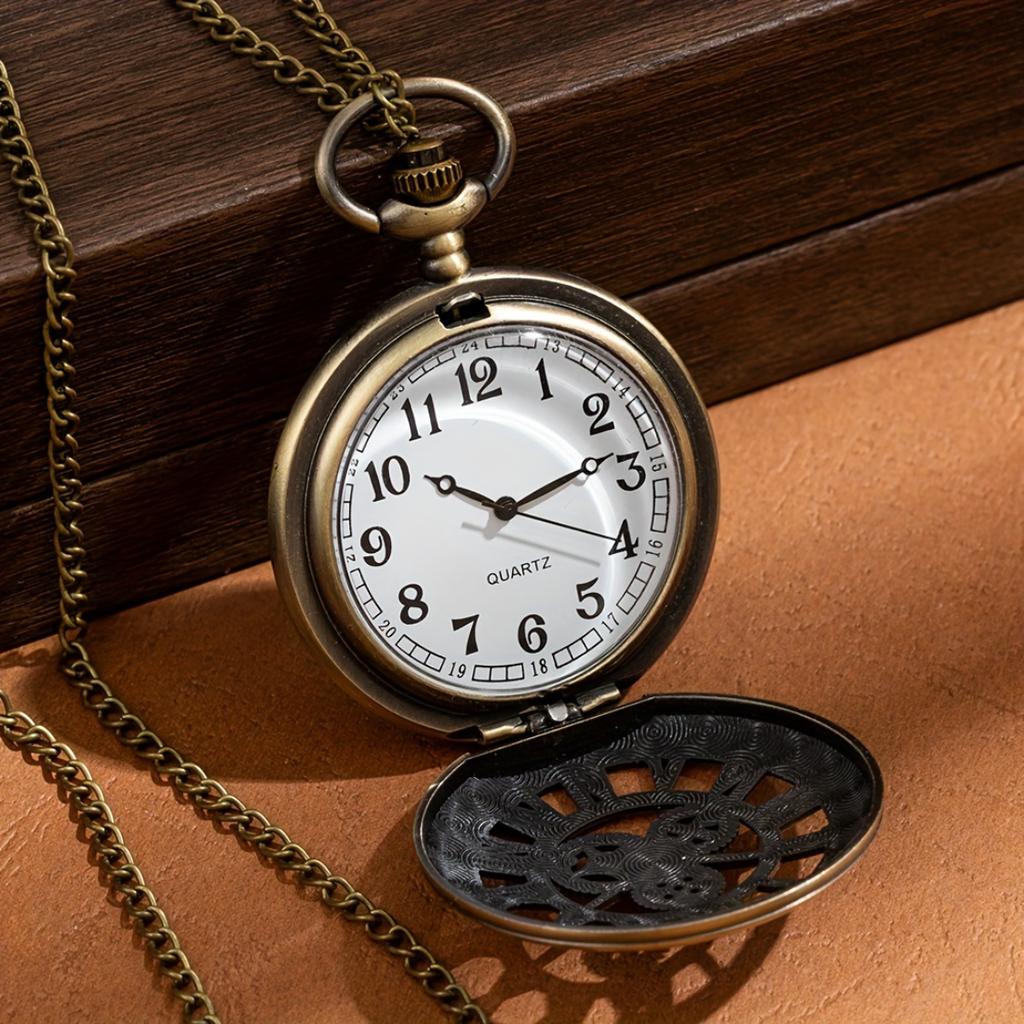 Vintage Roman Numeral Hollow Pocket Watch, Large Size Time Gear Watch, Classic Creative Retro Gear Pocket Watch for Daily and Memorial Use