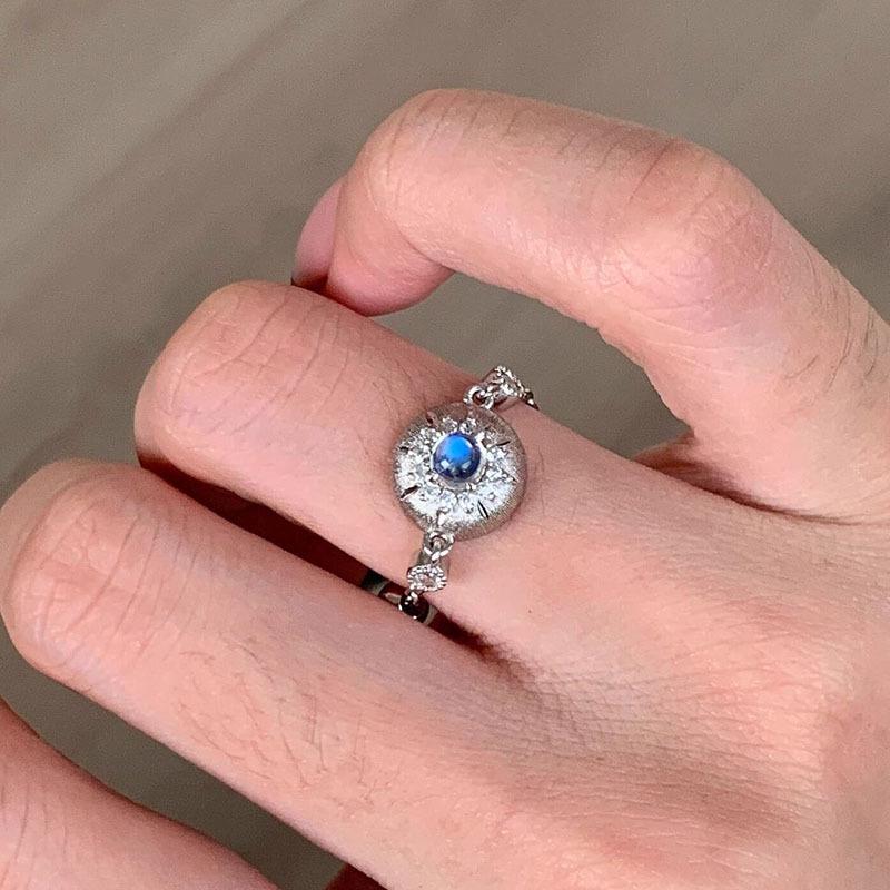 

silver brushed round blue moonstone chains rings for women fresh and exquisite design ring adjustable party fine resizable срібний