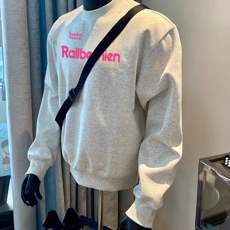 American Trendy Round Neck Pullover Sweatshirt: Autumn/Winter Creative Letter Design with Plus Velvet Lining