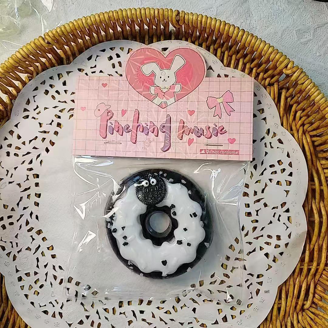 

Набор флокированных игрушек-антистресс в виде поросенка и ягненка для детей