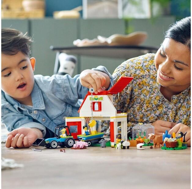 LEGO Oraș 60346 Hambar și animale de fermă