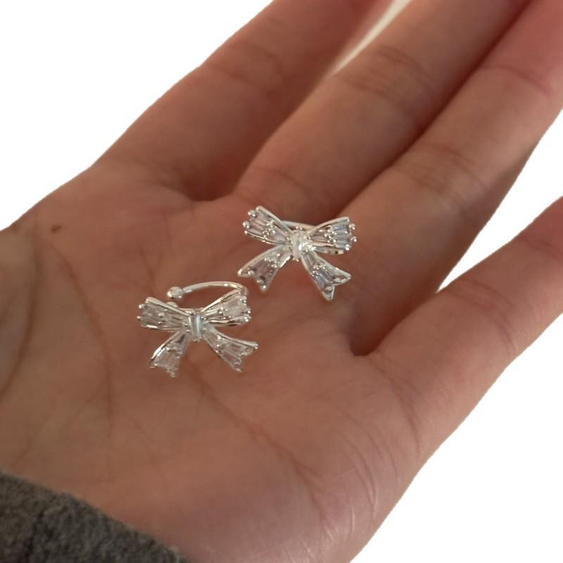 Zircon Bow Non-Piercing Ear Clip for Women - Elegant and Lightweight Cartilage Earring
