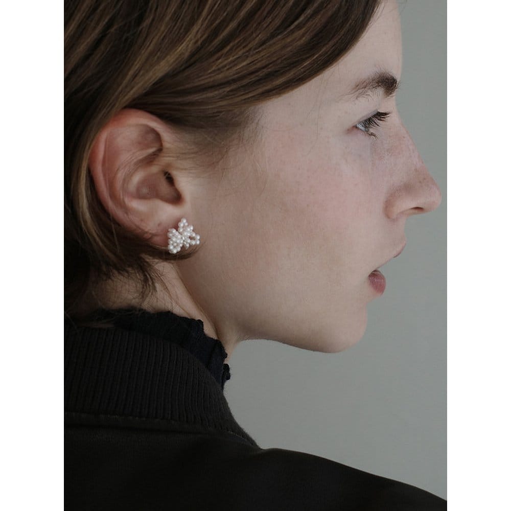 Tiny Pearl Pull Bow Earrings