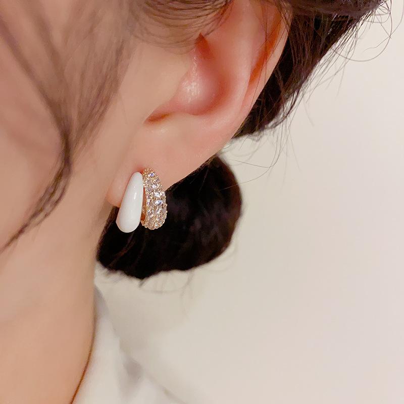 Mikro-eingelegte Öltröpfchen-Ring-Ohrstecker für Damen, schlichtes Temperament, leichter Luxus-Design-Sinn, modische Persönlichkeit, Ohrringe, Accessoires, Geschenke
