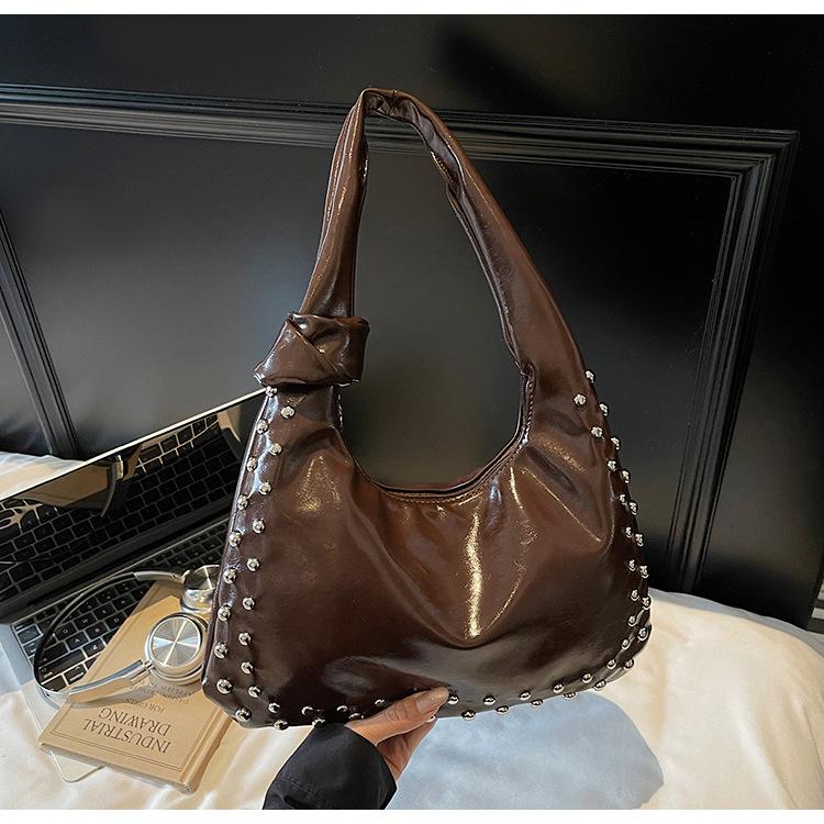 

Autumn and winter niche high-value underarm bag women s casual dumpling bag fashion tote bag rivet commuter messenger shoulder bag