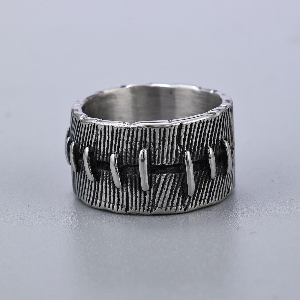 Dunkler Punk-Ring mit Nähten für Herren Trendiges Gothic-Stil Must-Have-Accessoire