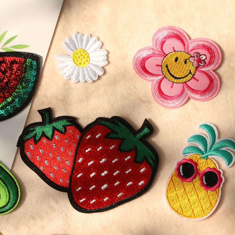 Duoku Strawberry Embroidery Patch - Clothing Accessories Badge