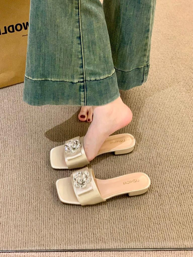 Spring and Summer 2025 New One-word Slippers Women's French Low-heeled Square Head Thick-heeled Rhinestone Buckle Temperament Muller Shoes