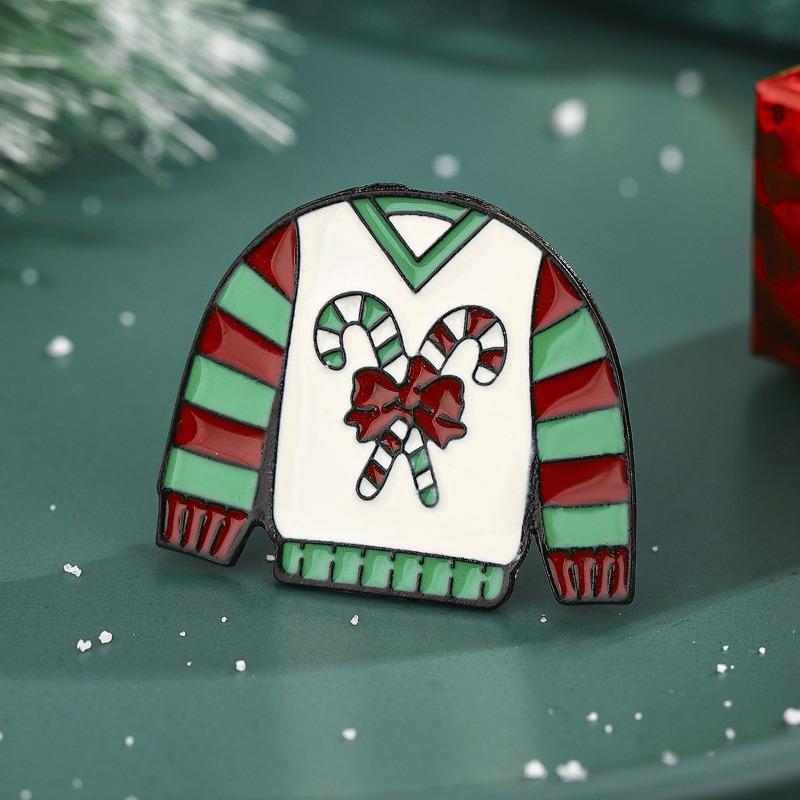Christmas Brooch Christmas Hat Gift Alloy Snowflake Decoration Elk Delicate Brooch Christmas Ornament Badge