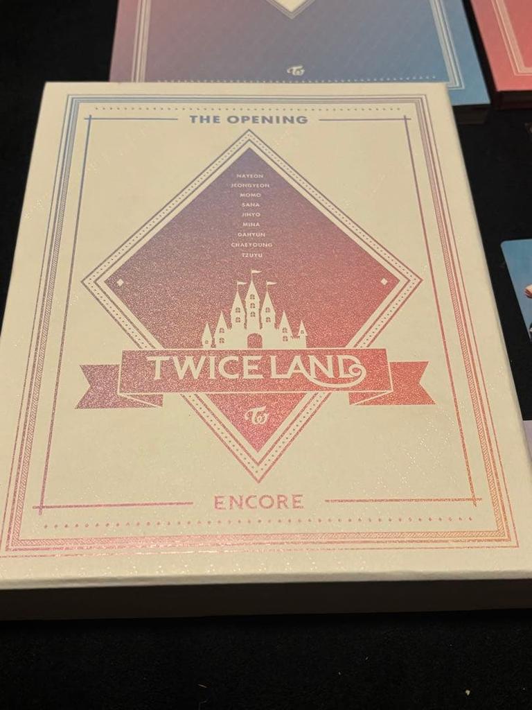 [USED] TWICELAND DVD with trading cards and photo book
