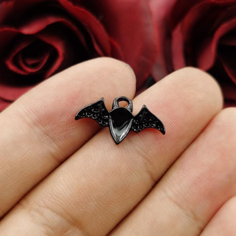 10pcs 20*11mm Gothic Silver Color Bat Animal Spider Charms Pendant Fit Necklace Earrings DIY Jewelry Designer Making Accessories