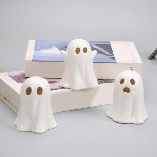 Keramická svítící dekorace duch Malá bílá figurka ducha LED Halloweenský duch Stolní ozdoba pro vnitřní domácí dekoraci