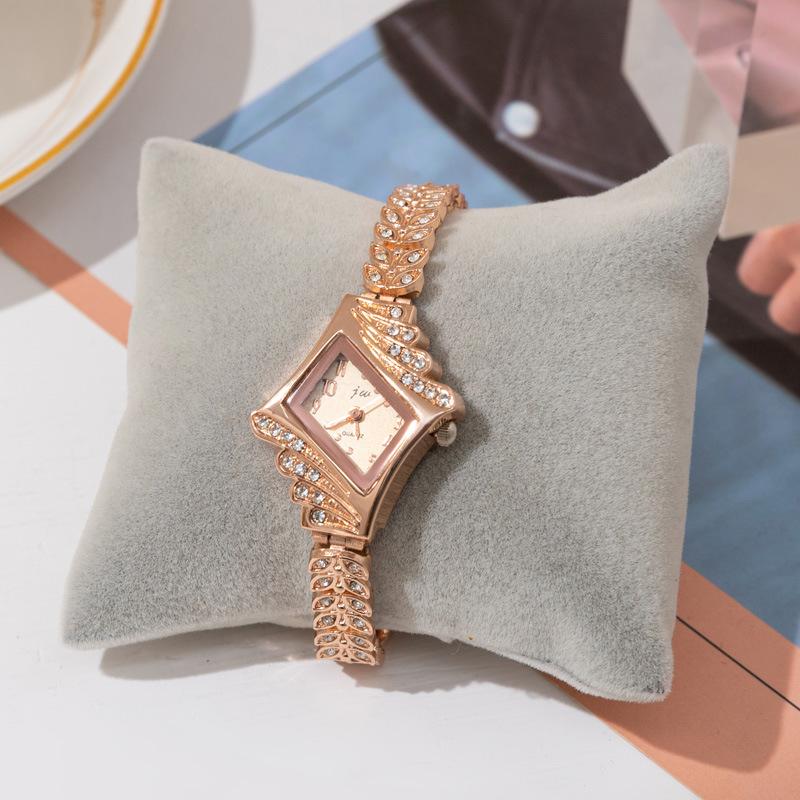 Jw Ladies Niche Luxury Rhombus Gypsy Watch Student Fashion Alloy Bracelet Watch