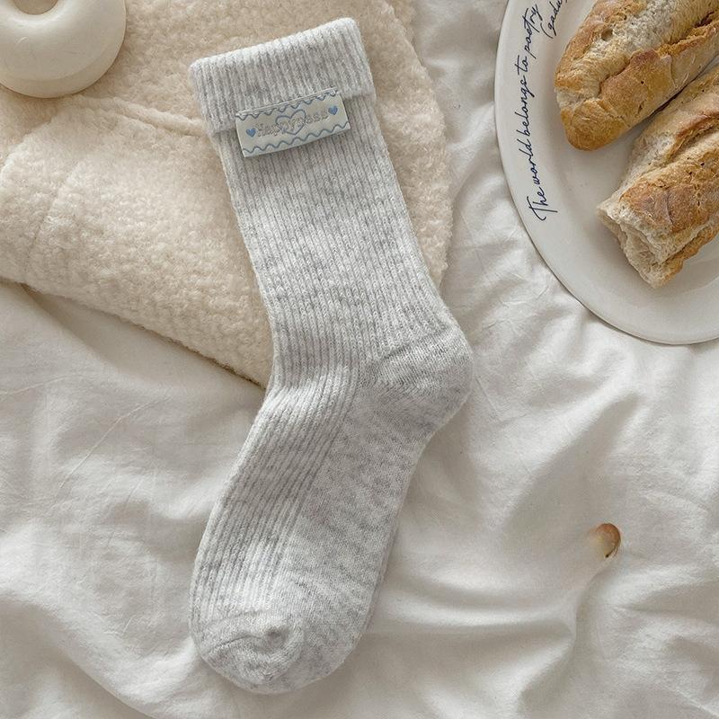 Winter and Autumn Style Rolled-edge Fabric Label Wool Women's Mid-calf Socks, Simple and Versatile, Warm and Cozy, Chunky Socks