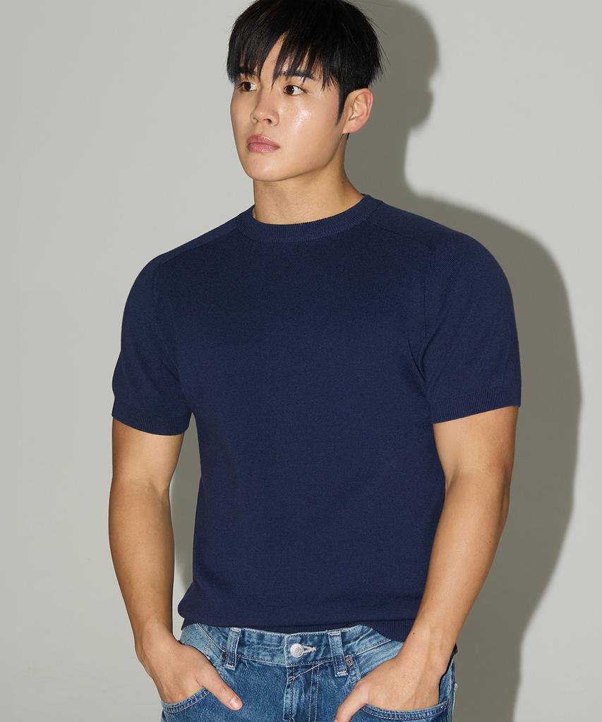 Michikoleondeonseupocheu Saddle Round Muscle Fit Knit Navy