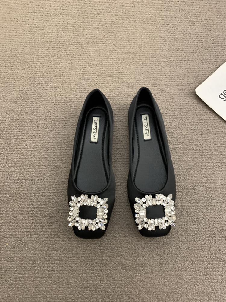 

Single shoes women s autumn model 2025 new model with skirt square head fairy style grandma shoes one pedal flat beanie shoes women 35 чёрный