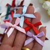 Zweiseitiges Polyesterband Handgebundenes Mini-Schleifchen für Bekleidungszubehör