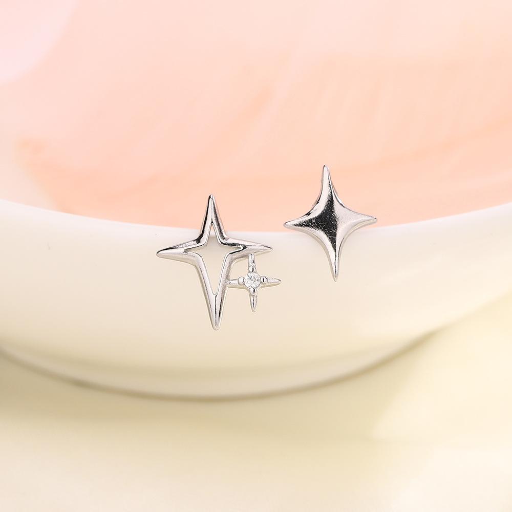 

Серьги-гвоздики Новые Сладкие Крутые Spice Girl Ветер Четырехконечная звезда Винтовые серьги Супер Вспышка Набор Цирконий Асимметричные Стаэрринги