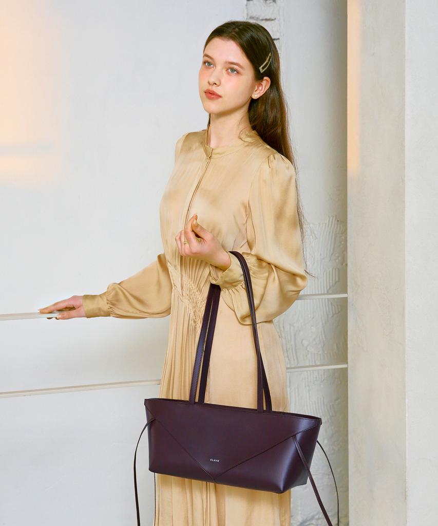 Clave Sienna Burgundy Tote Bag