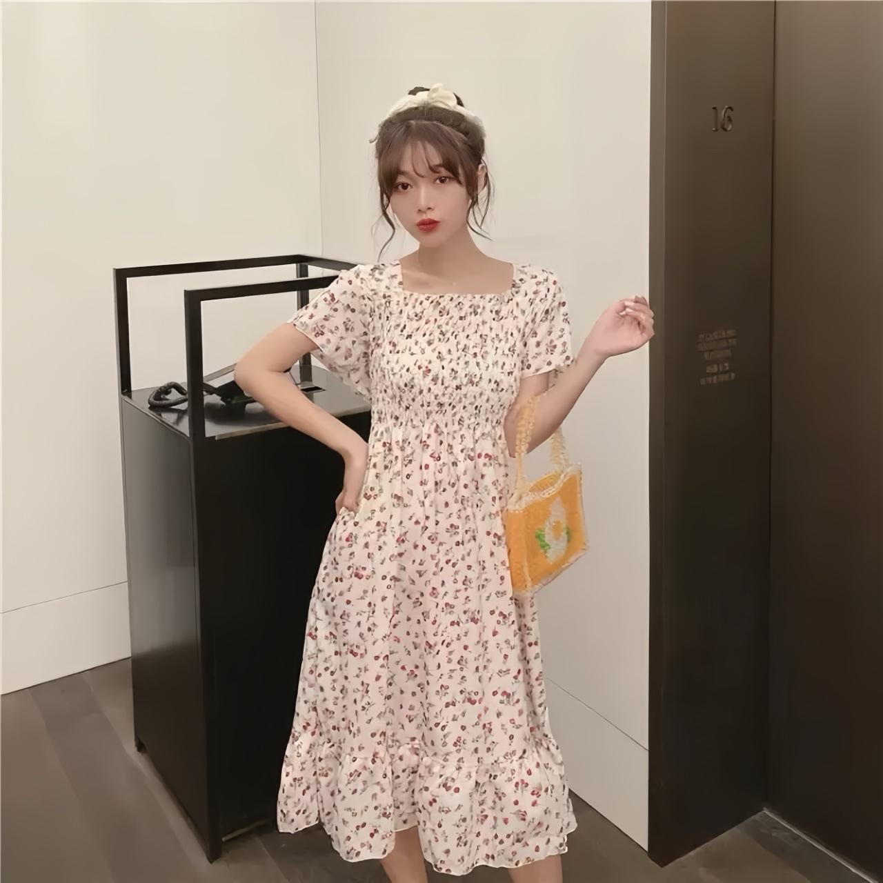 

LYRIA New Spring Summer Dress Women Mini Dresses Female Short Sleeve Elastic Bust Printed Floral Pleated Backless Casual Dress M жовтий