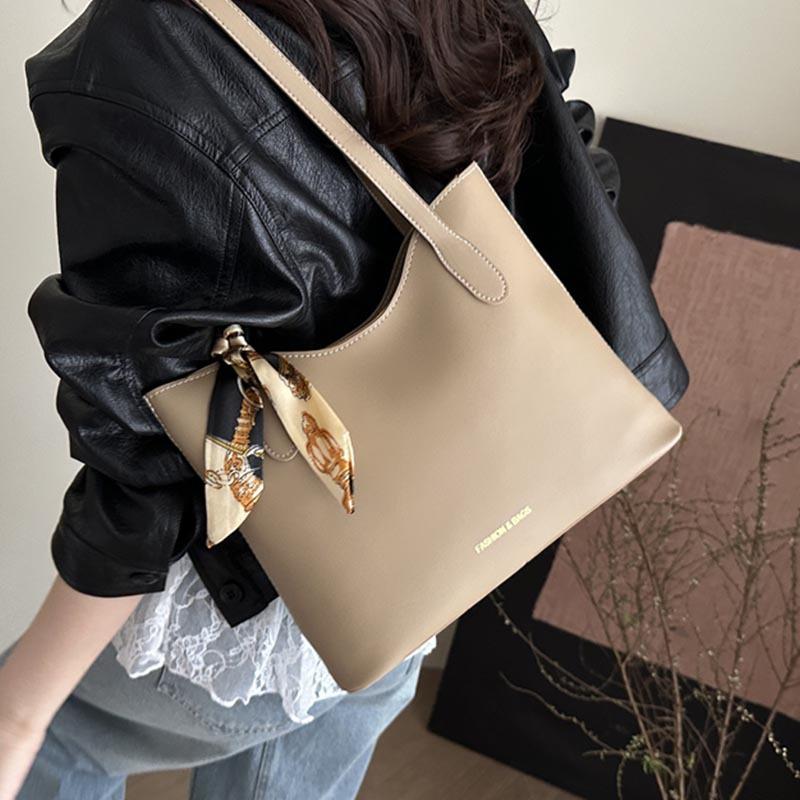 Geantă cu textură retro, geantă tip găleată, capacitate mare 2025 nouă geantă de umăr retro versatilă pentru femei, geantă de mână