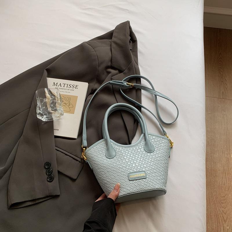 Niche Woven Bags Women's New Summer Versatile Messenger Bags Fashion Handbags Bucket Bags