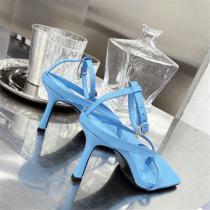 Летние модные женские сандалии на высоком каблуке 9 см с ремешком — фото 5