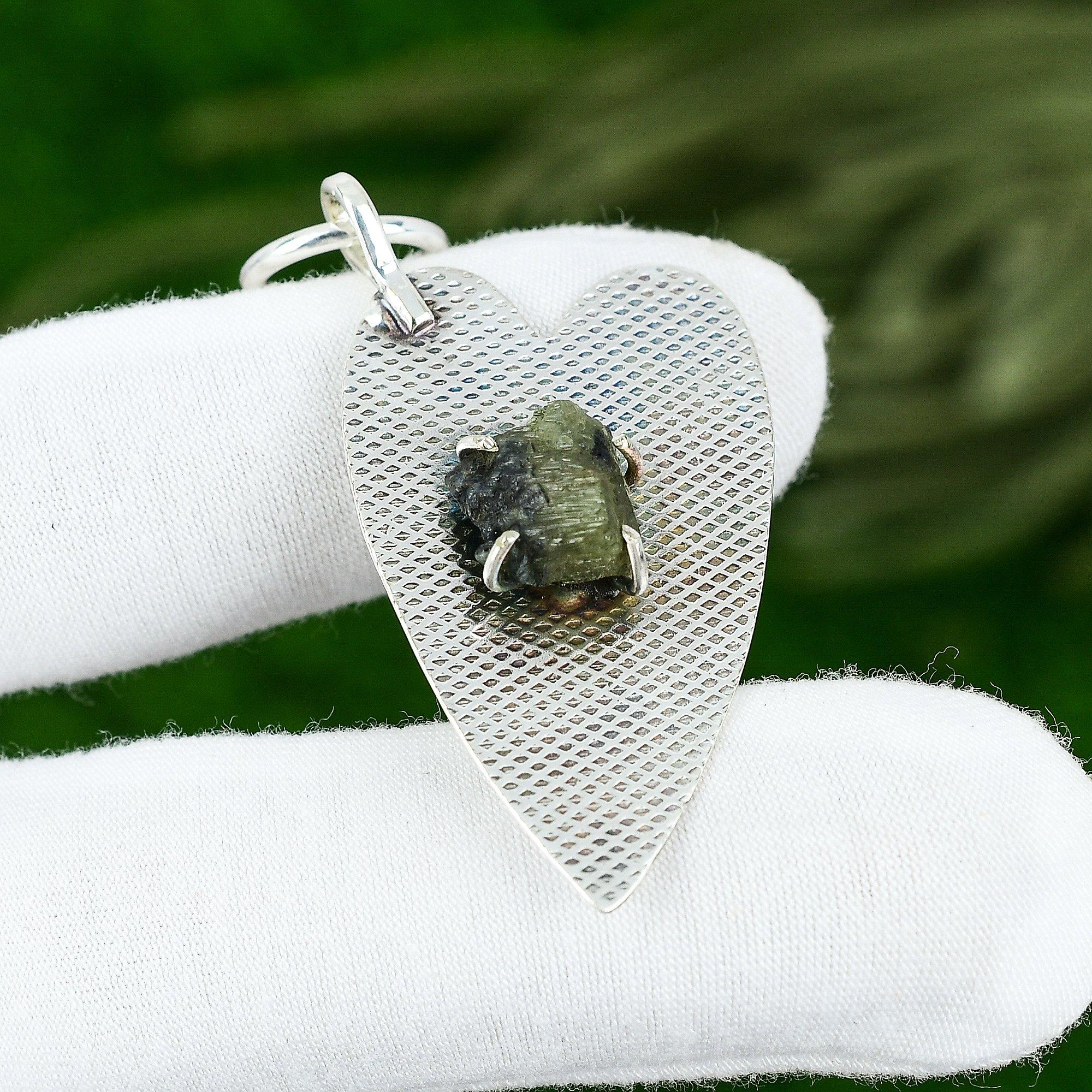 

Labradorite Rough Stone 925 Silver Art Deco Handmade Unique Birthday New Pendant