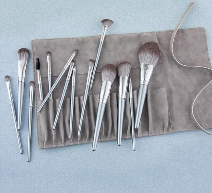 HMU 14pcs Silver Grey Wood and Plastic Handle Professional Custom Logo Synthetic Make up Brushes With Case regular size