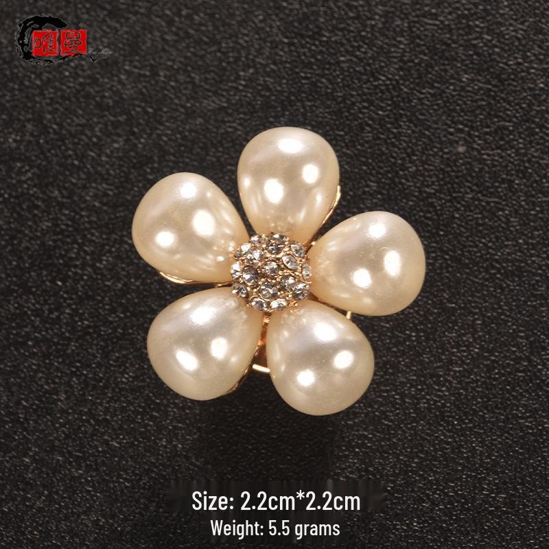 Japanese Style Luxury Brooch: Elegant High-End Women's Pin for Sweater or Lapel