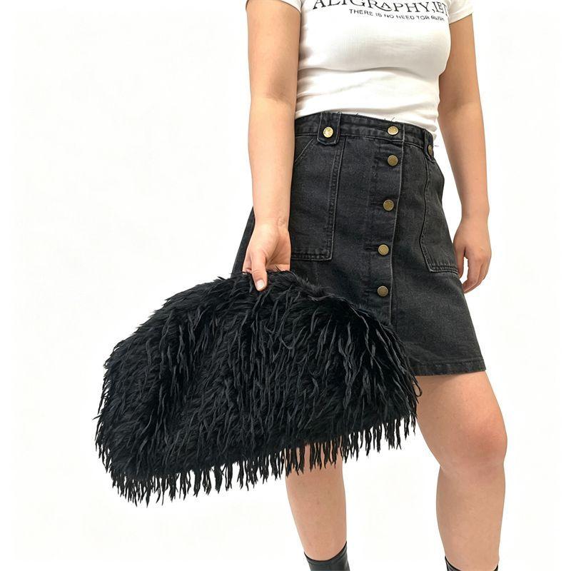 Yogodlns Dopamine-style Fluffy Tassel Bag Y2K Plush Clutch Bag Candy-colored New Year Women's Purse Festival Dinner Dress Clutch Handbags